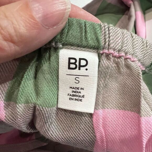 BP Pink & Green Buffalo Check Long Sleeve Crop Top - Picture 3 of 7